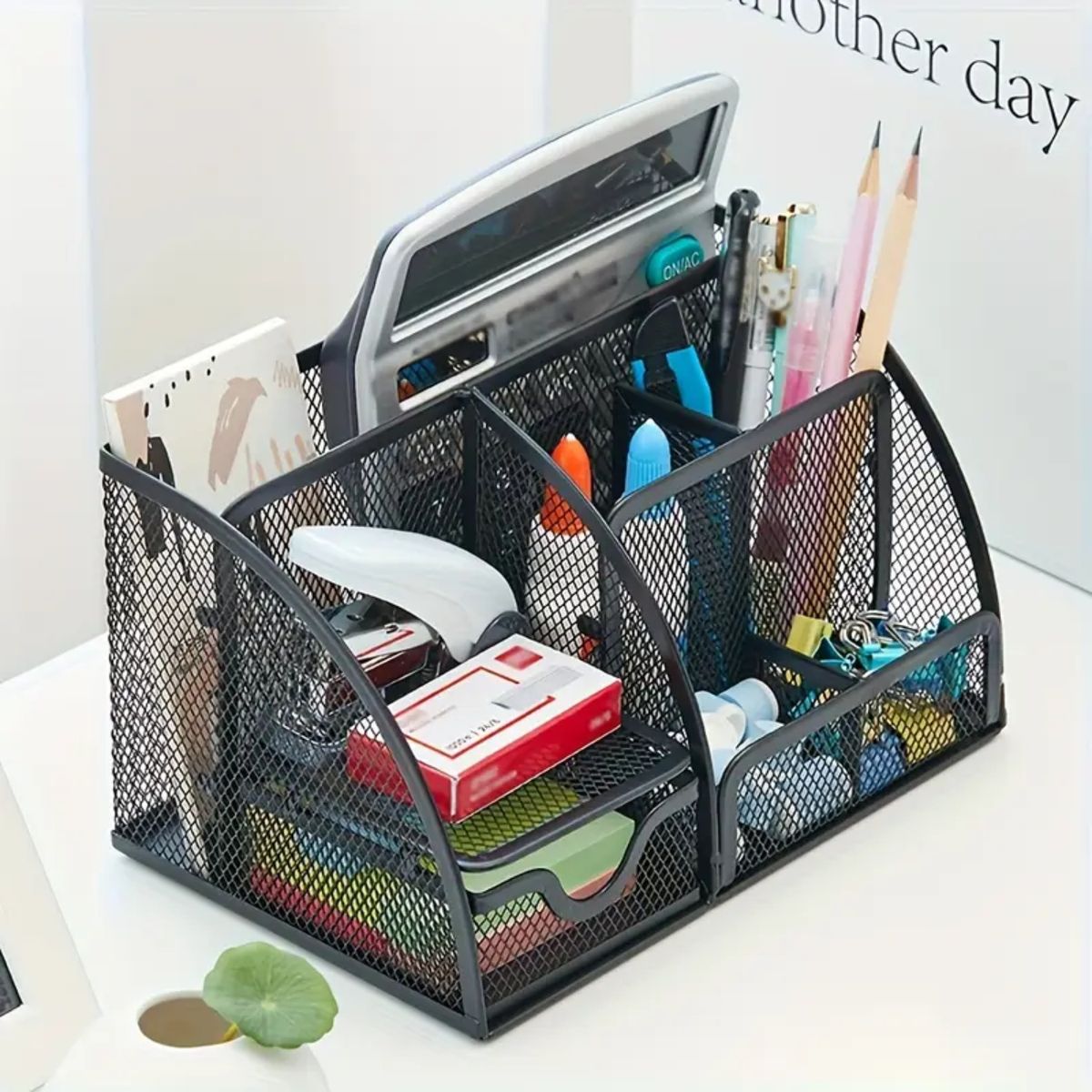 PENTHA - Organizador De Escritorio Metálico  Práctico Y Resistente