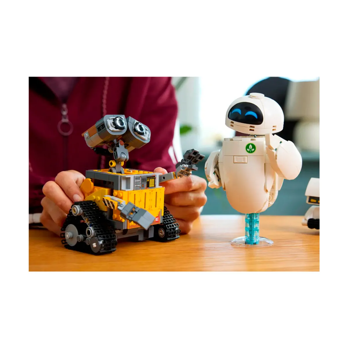 LEGO - LEGO Disney Pixar Wall E y EVE 811 Piezas 43279