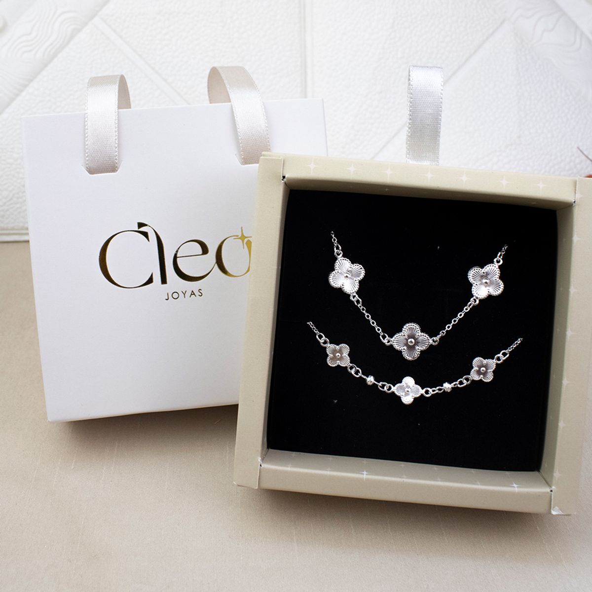 CLEO JOYAS & ACCESORIOS - Set 3 Treboles Plateado