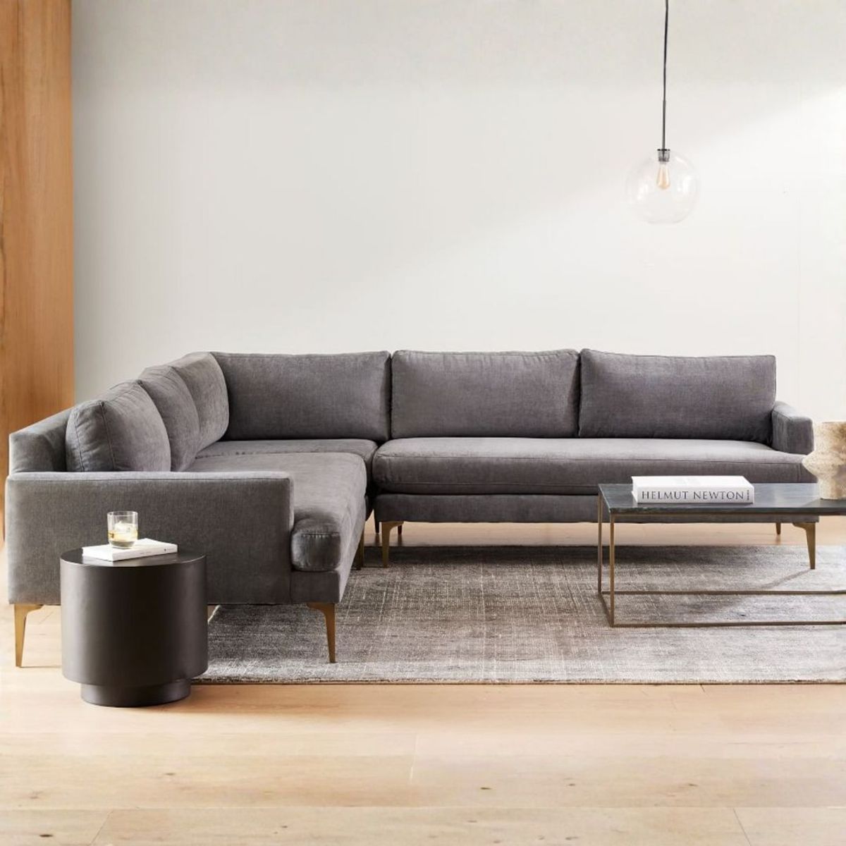 GENERICO - Seccional Andre en Forma U en Tela Antifluido con Patas de Acero Dorado