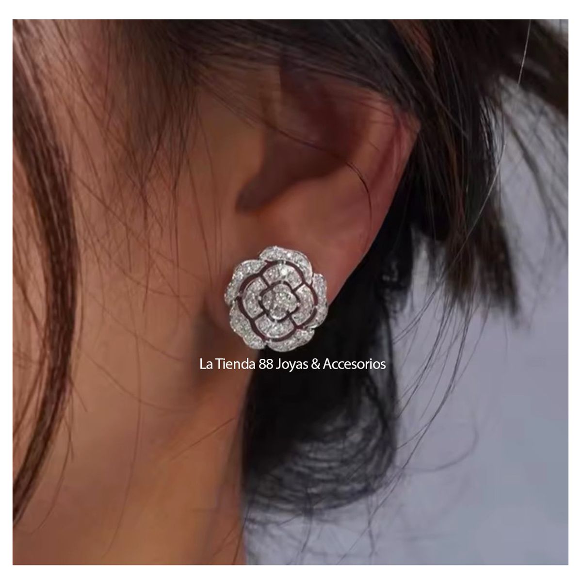 LA TIENDA 88 JOYAS Y ACCESORIOS - La Tienda 88 - Aretes Colgantes Cristales Mujer DeLuxe bañado Oro18k - Blanco