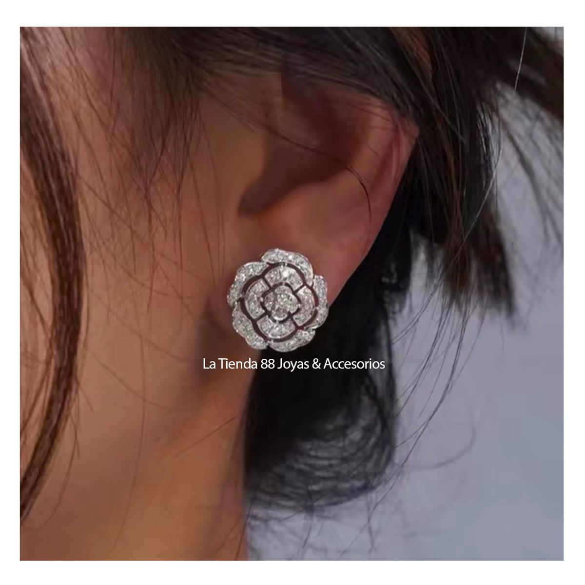 LA TIENDA 88 JOYAS Y ACCESORIOS - La Tienda 88 - Aretes Colgantes Cristales Mujer DeLuxe bañado Oro18k - Blanco