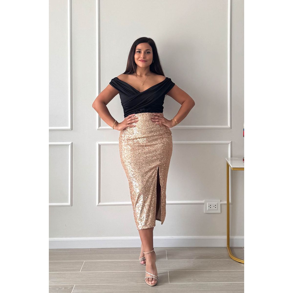 ARMA TU LOOK - FALDA GLAMOUR LENTEJUELAS MIDI CON ABERTURA ADELANTE