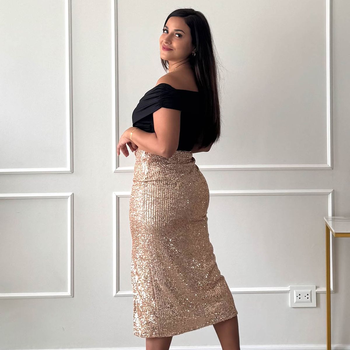 ARMA TU LOOK - FALDA GLAMOUR LENTEJUELAS MIDI CON ABERTURA ADELANTE