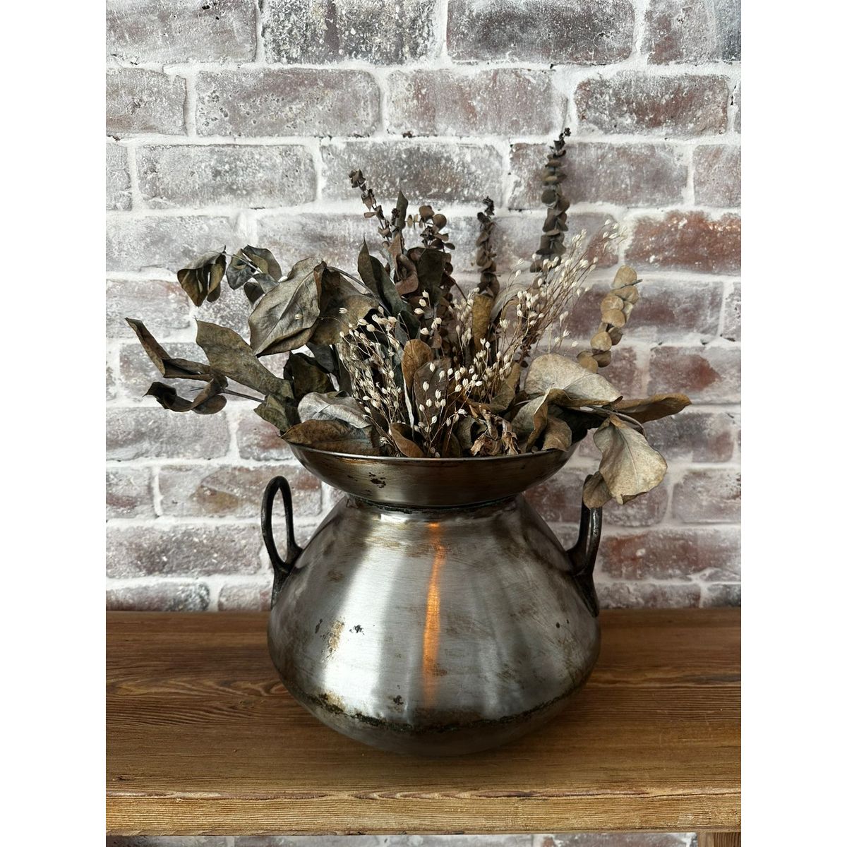 Florero - Jarrón Decorativo de Hierro con 2 Asas – Vintage & Rústica - 28 cm x 30 cm, marca ANTIQUE DECCO - Foto Principal
