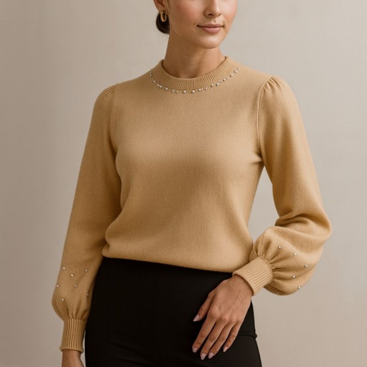 AMA OUTFITTERS - SWEATER DE CASHMERE CON PEDRERIA ALMA