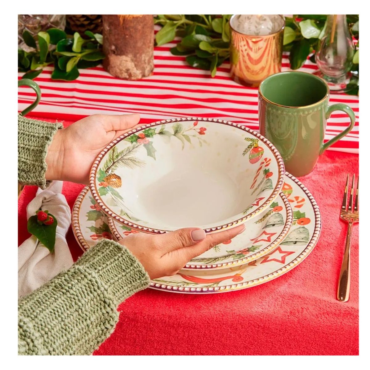 GENERICO - Juego de Vajilla Corona Dulce Navidad 16 Piezas 4 Personas