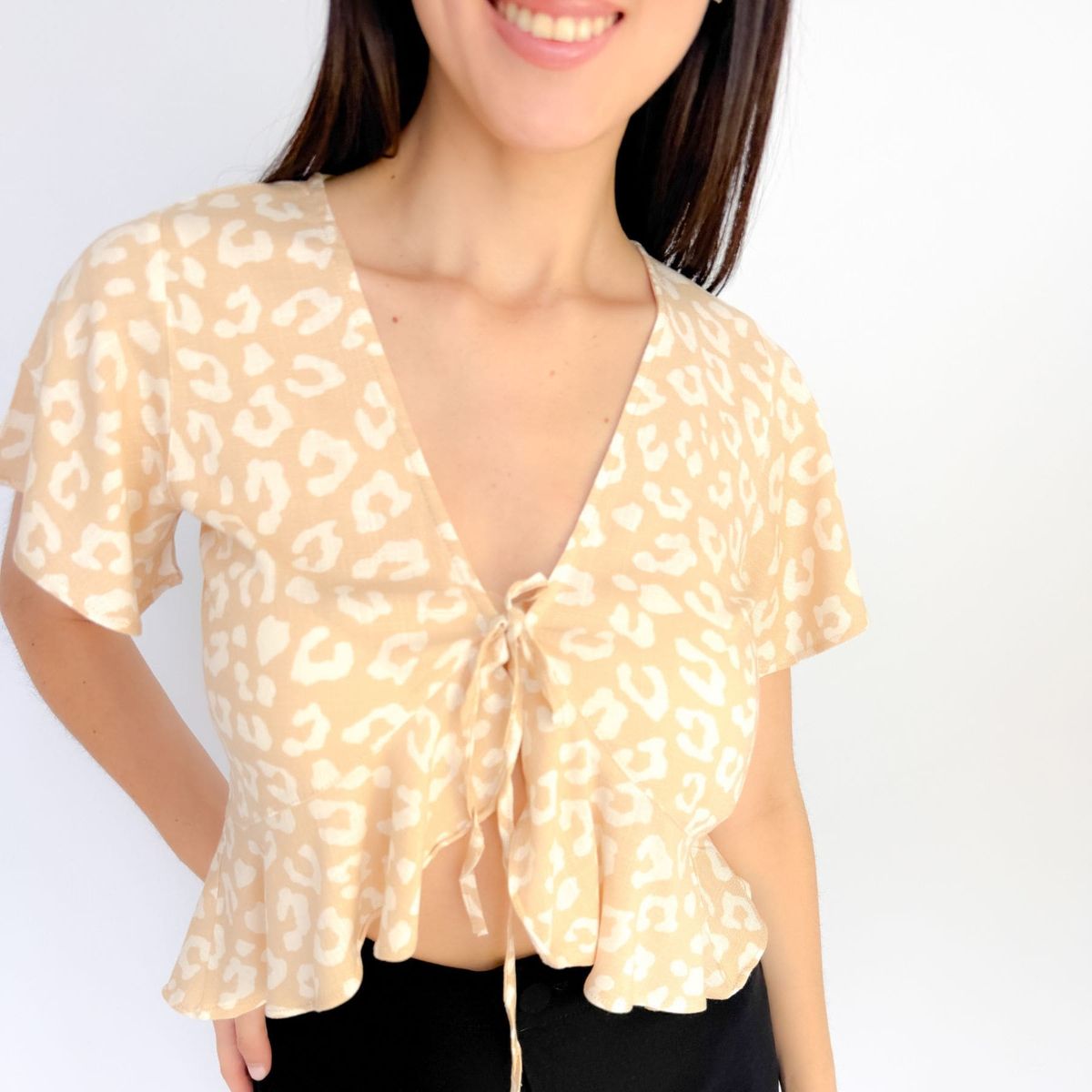 INTROSPECTIVA MODA - BLUSA MANGA CORTA BOBOS MODELO ROMA