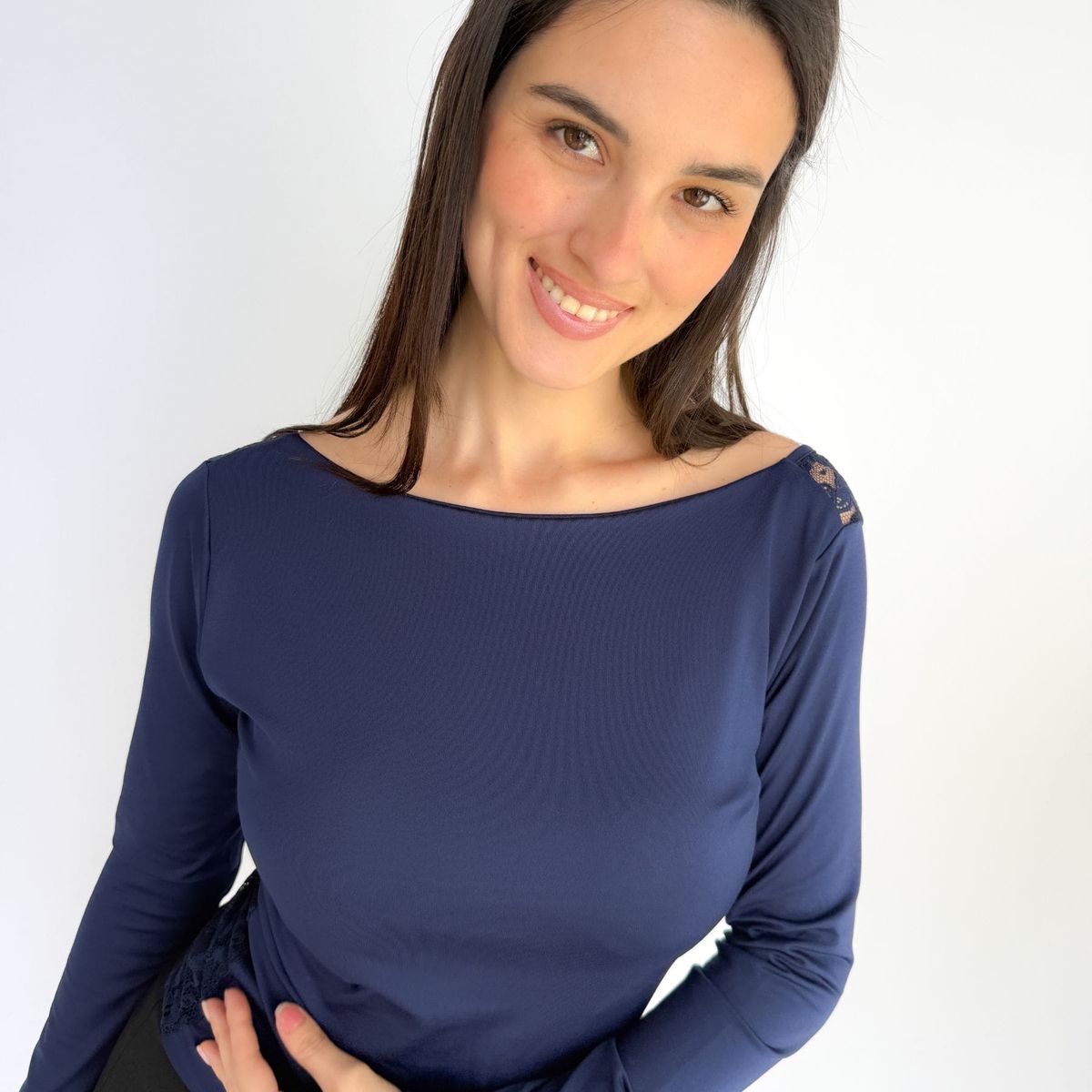 INTROSPECTIVA MODA - POLO MANGA LARGA CUELLO OJAL MODELO KIM