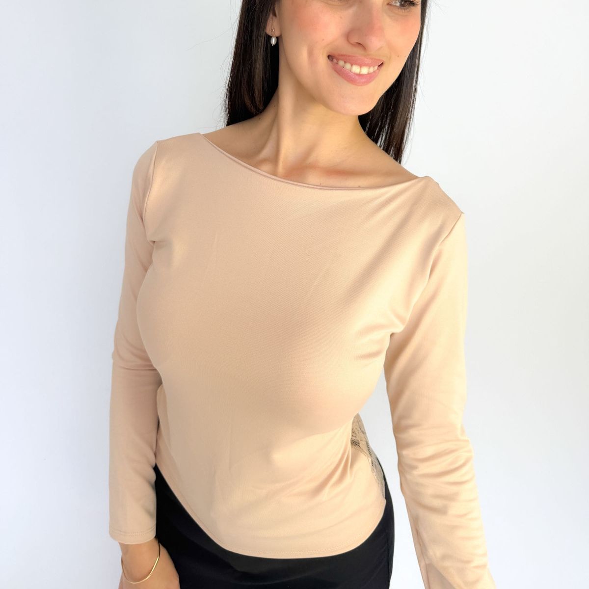 INTROSPECTIVA MODA - POLO MANGA LARGA CUELLO OJAL MODELO KIM