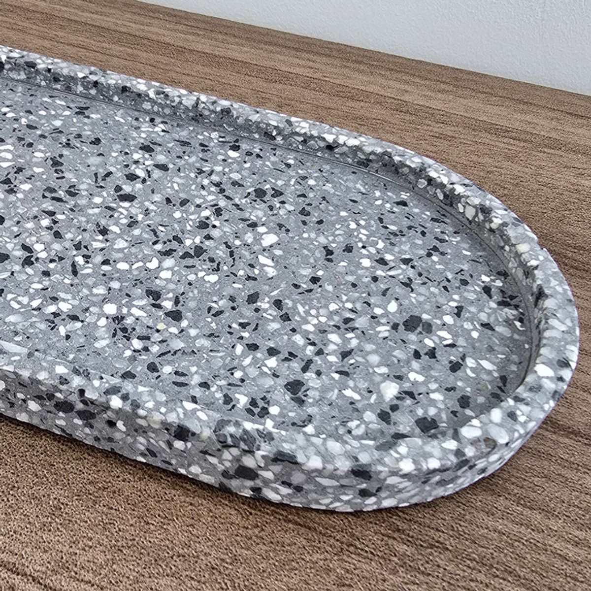 NIABEL - Bandeja Ovalada Terrazo Gris