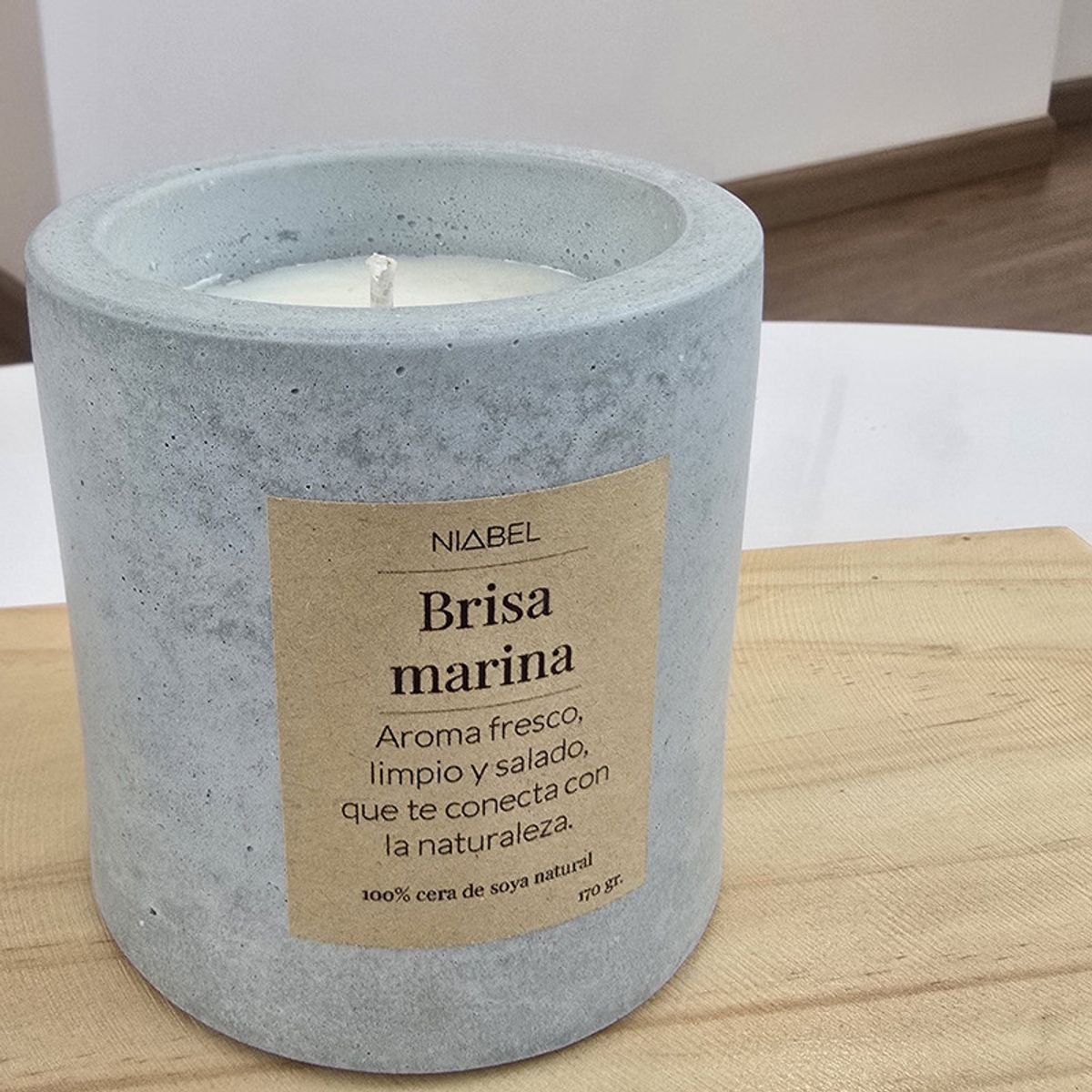 NIABEL - Velas aromática Brisa Marina en Concreto Verde Agua