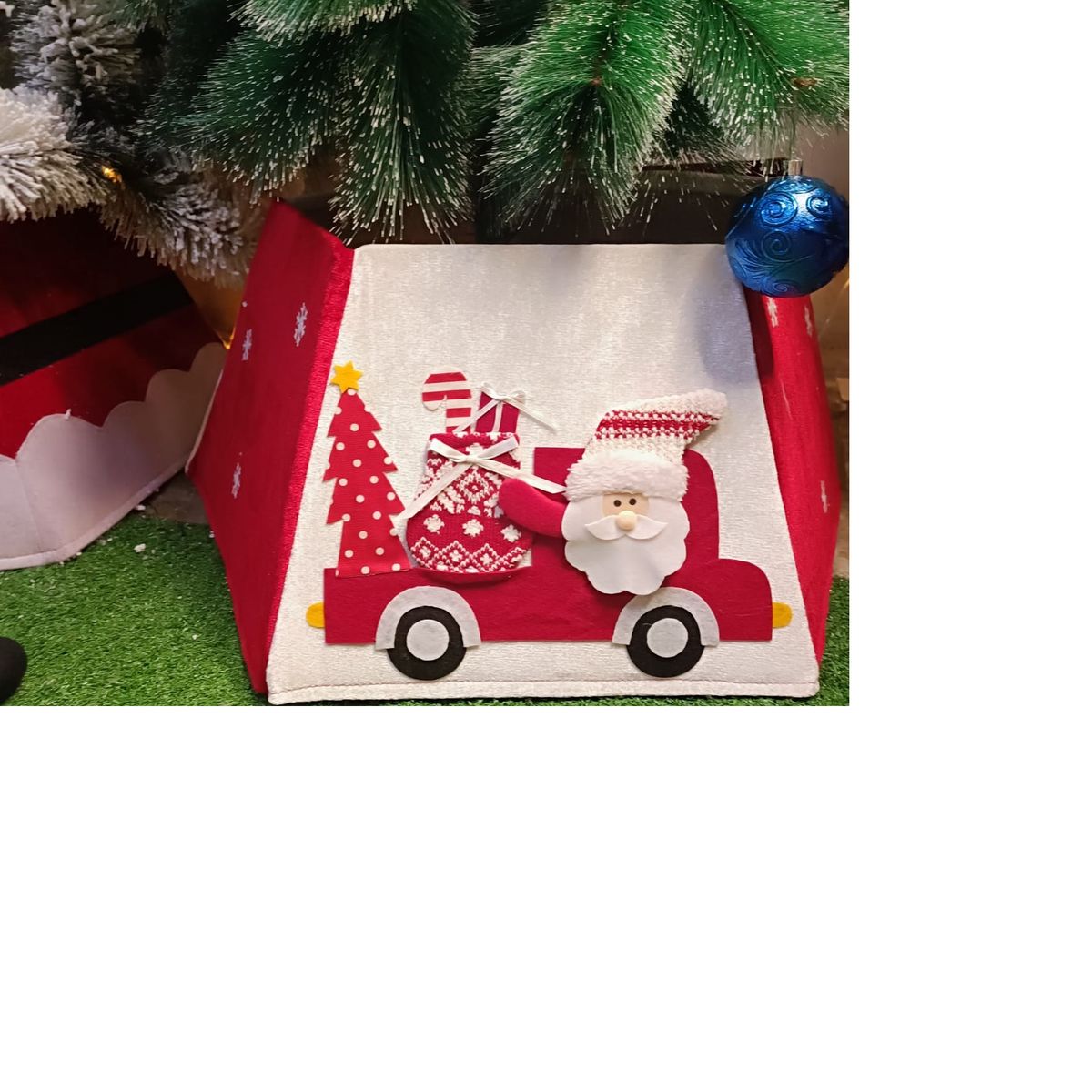 GENERICO - pies de arbol de navidad santa rojo y blanco