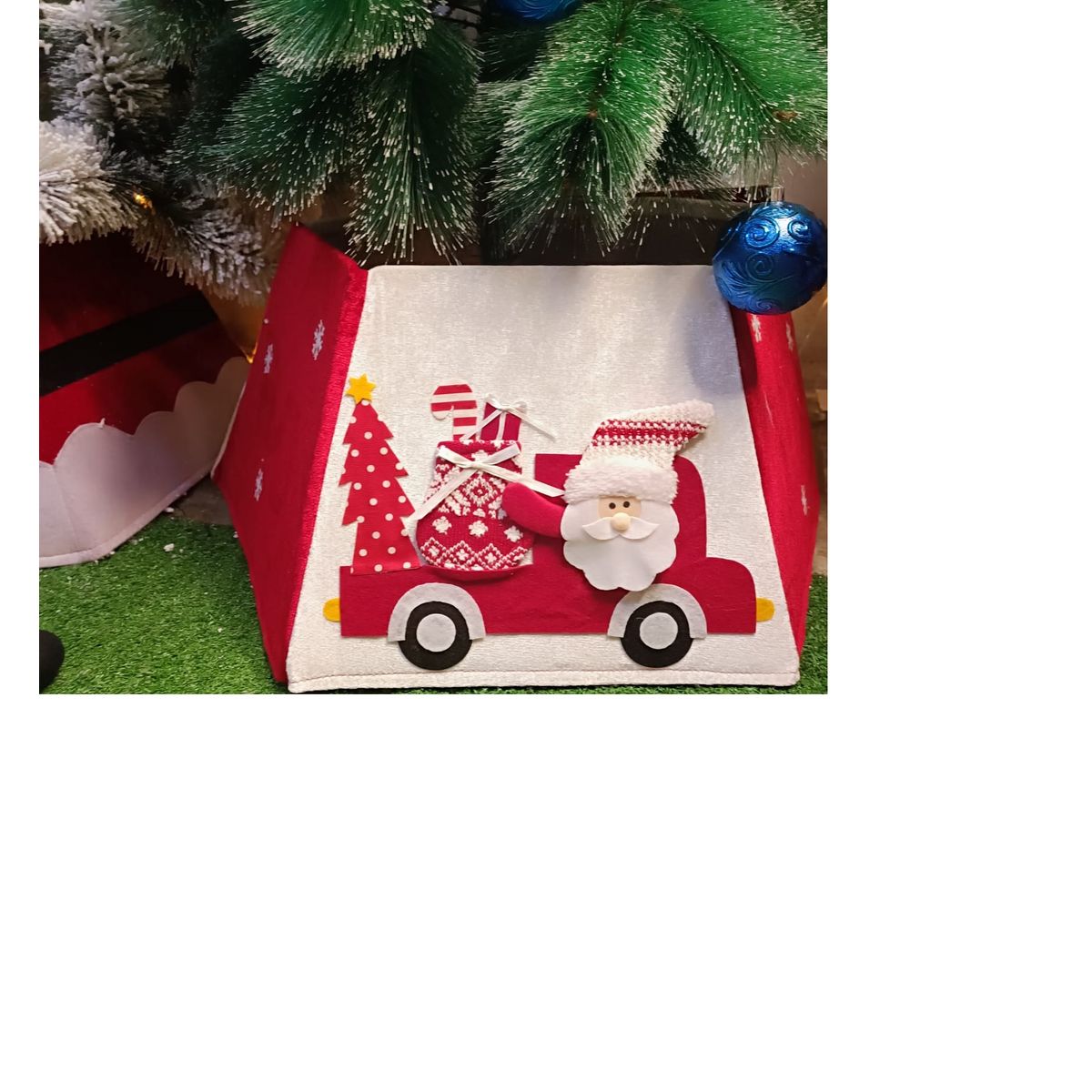 GENERICO - pies de arbol de navidad santa rojo y blanco