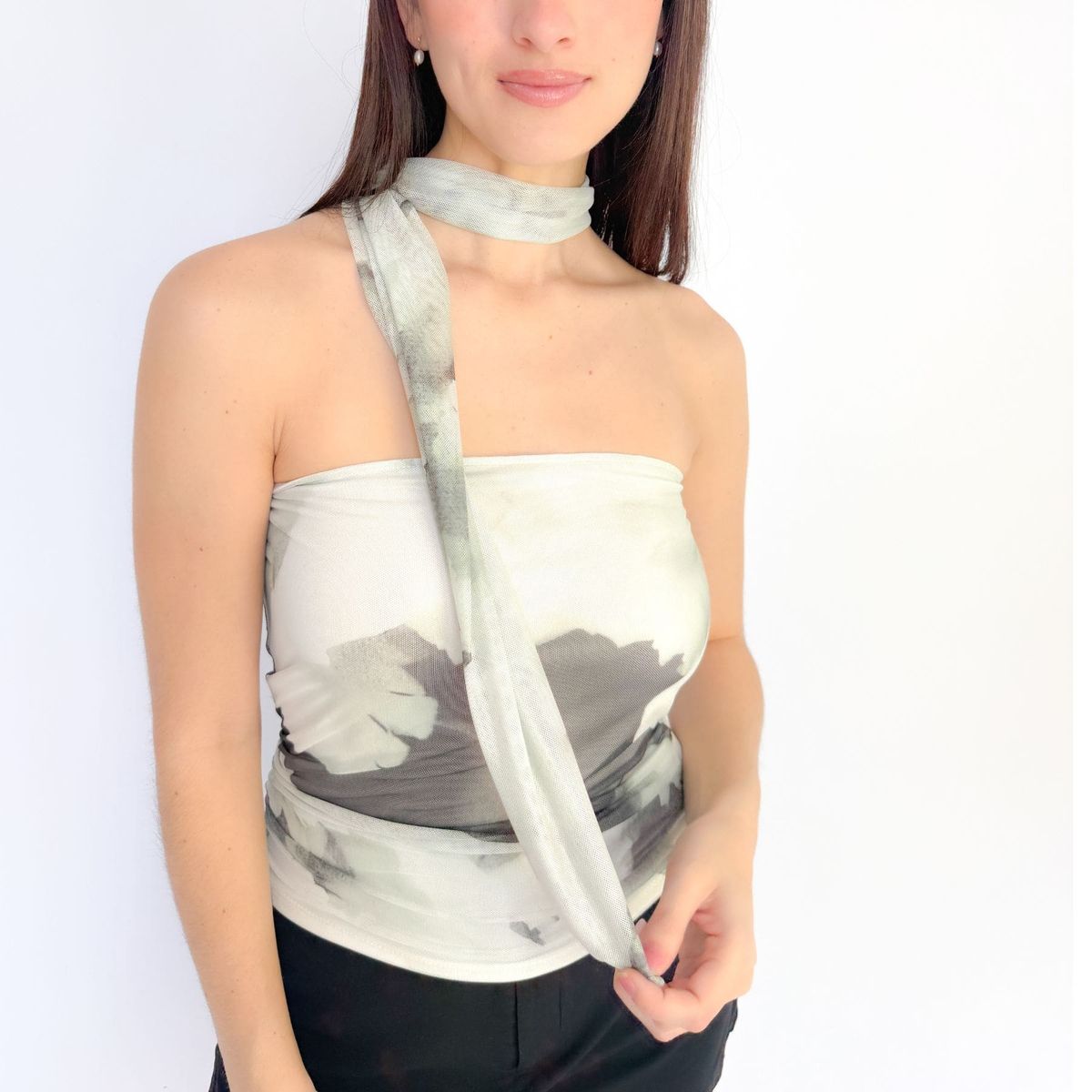 INTROSPECTIVA MODA - BLUSA STRAPLESS MODELO EMILY