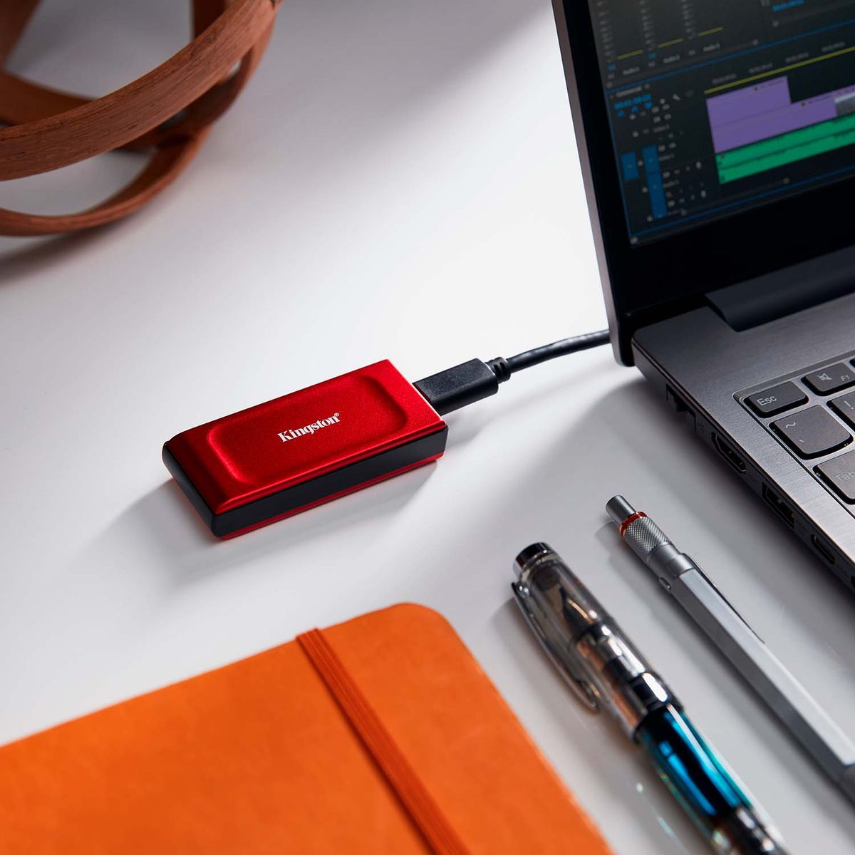 KINGSTON - SSD Externo XS1000 1TB Portatil Rojo
