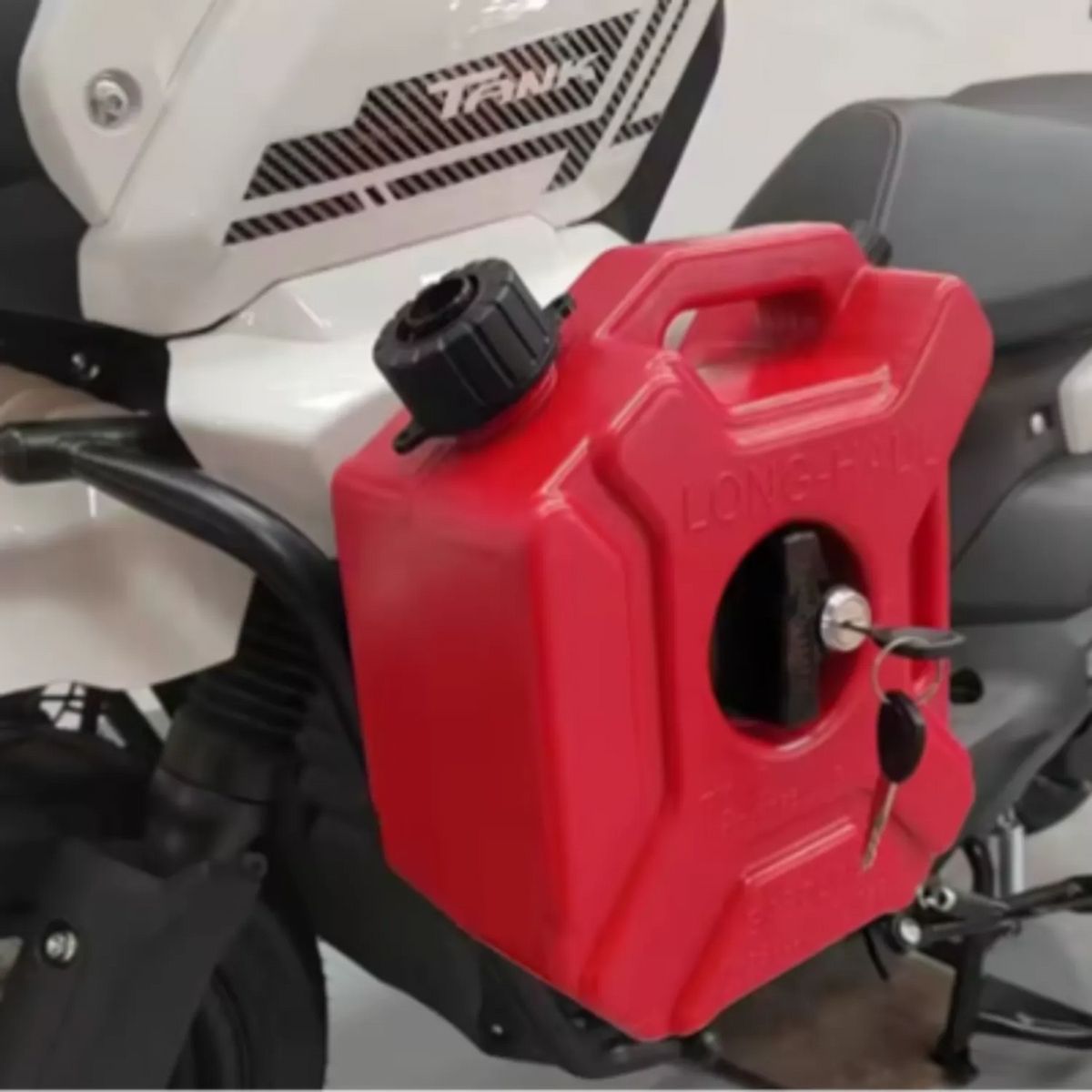 GENERICO - TANQUE/GALONERA PORTÁTIL PARA GASOLINA 5 L