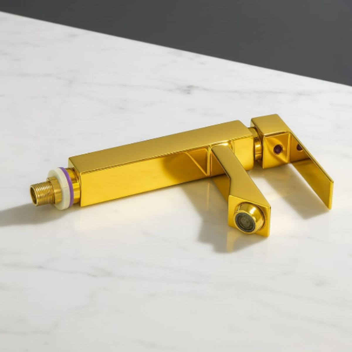 APACHE - Grifo Llave Dorado Oro para Lavabo o lavamanos solo agua fría 15cm alto