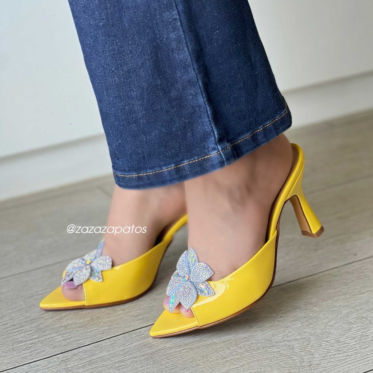 GENERICO - ESTILETO AMARILLO CON BRILLOS SHAK TACO 9