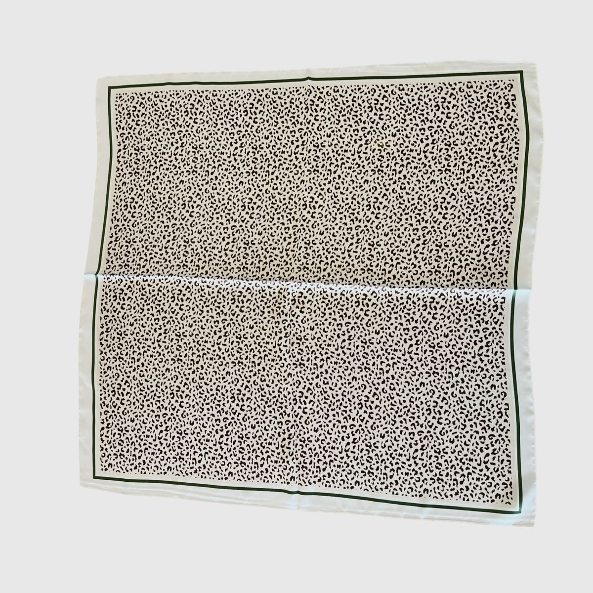 GENERICO - PAÑUELO MUJER SATINADO 70x70 cm