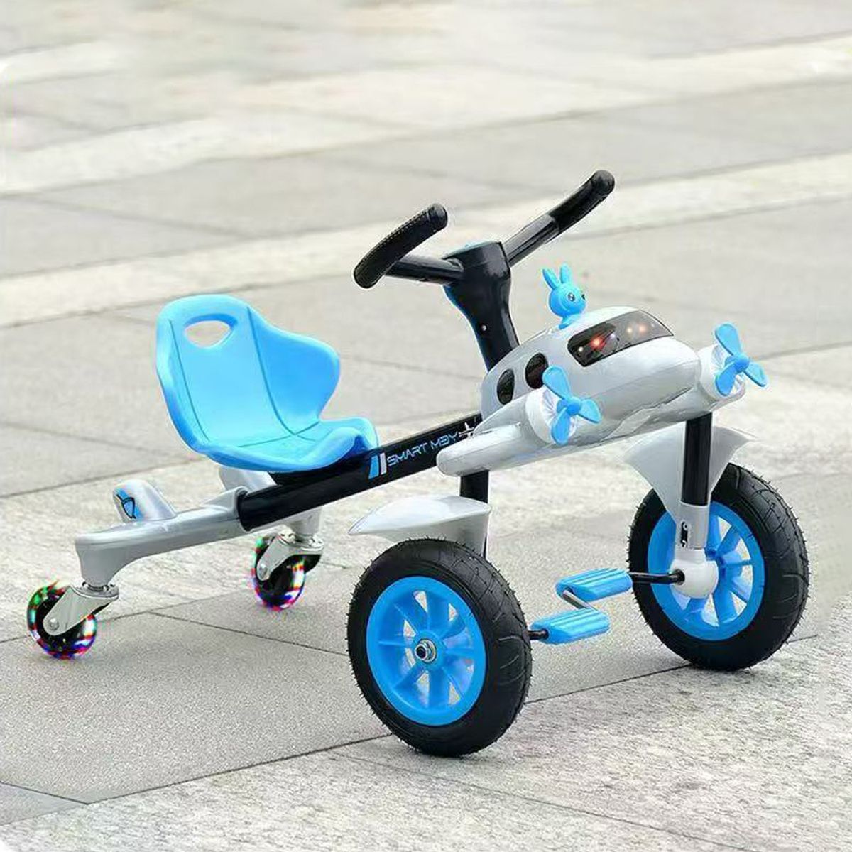 BABYKISS - TRICICLO DE AVION A PEDAL PARA NIÑOS COLOR CELESTE