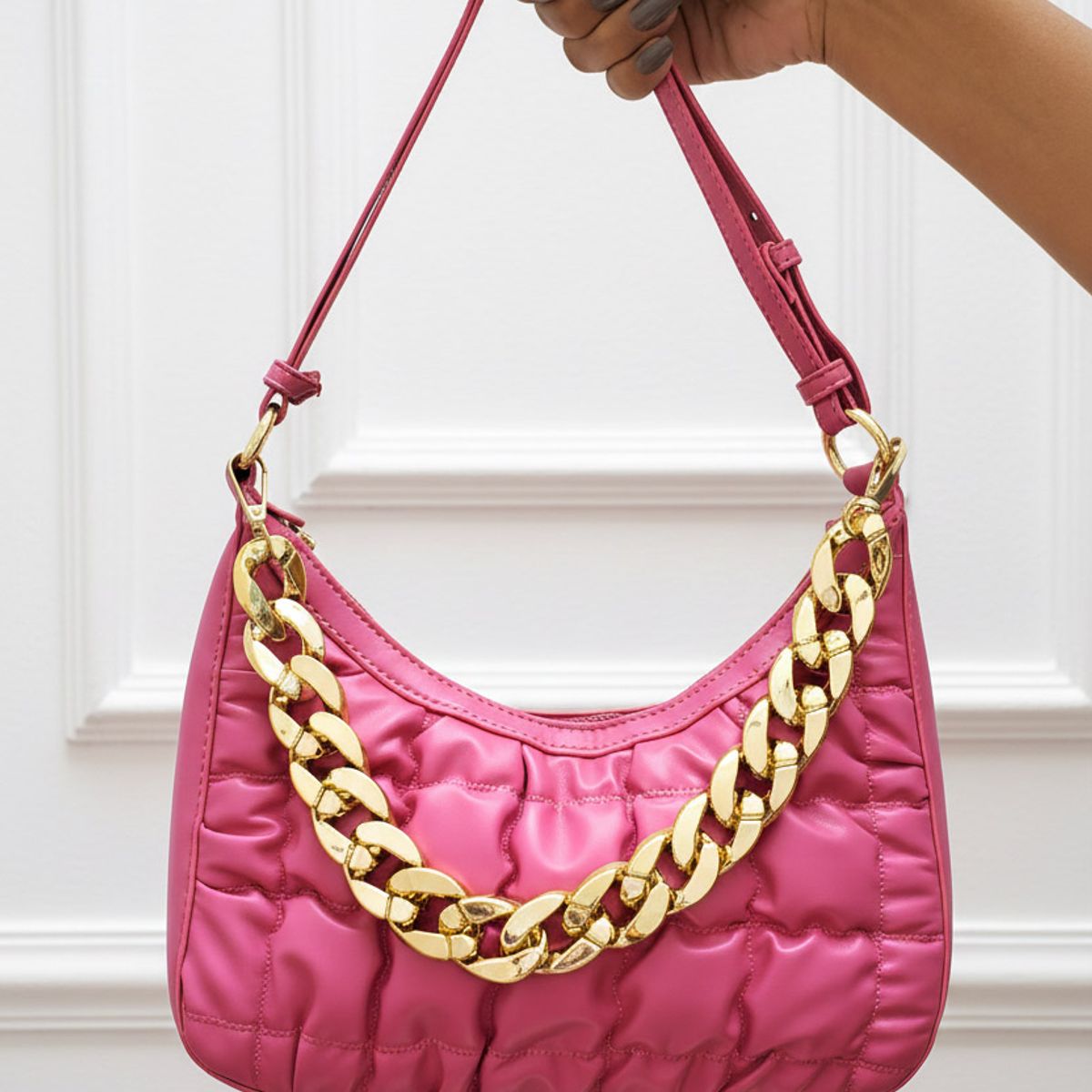 ARMA TU LOOK - CARTERA NICOLE ACOLCHADA CON CADENA