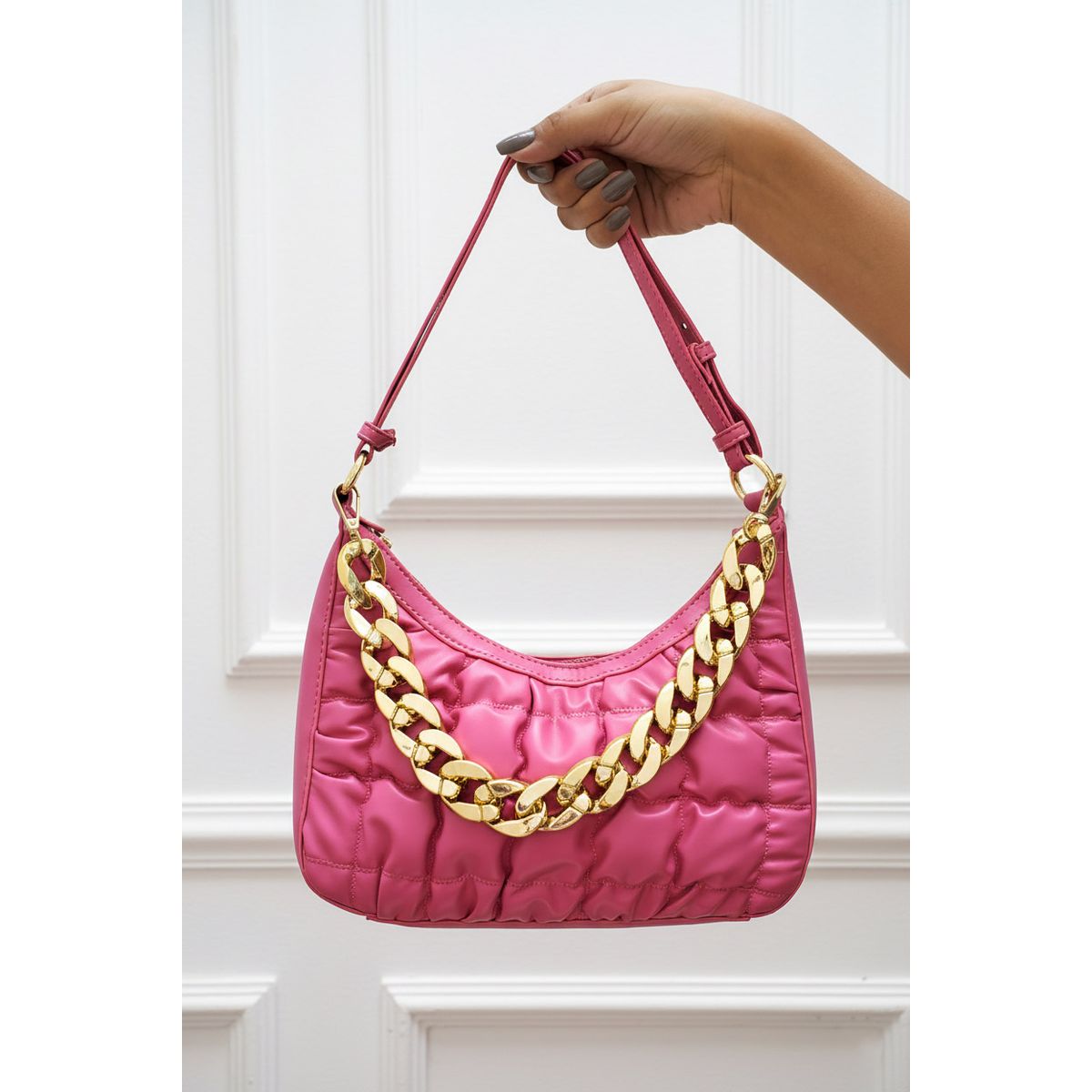 ARMA TU LOOK - CARTERA NICOLE ACOLCHADA CON CADENA