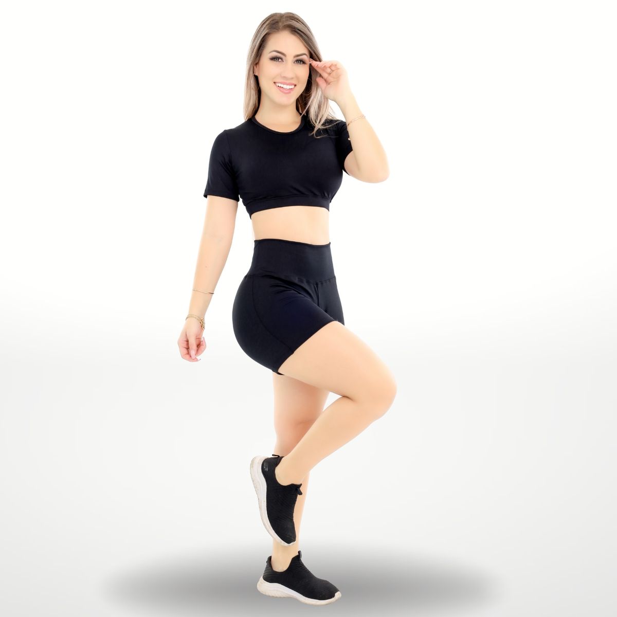 WAKE IT - Conjunto deportivo (Short +  Top manga corta) color negro