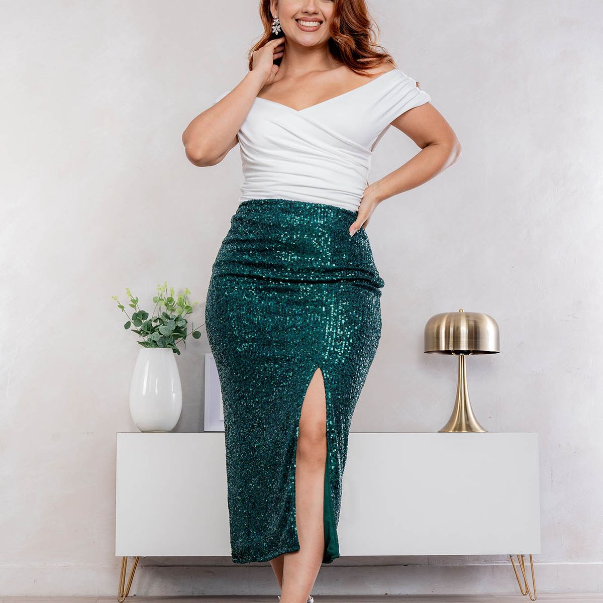 ARMA TU LOOK - FALDA GLAMOUR LENTEJUELAS MIDI CON ABERTURA ADELANTE