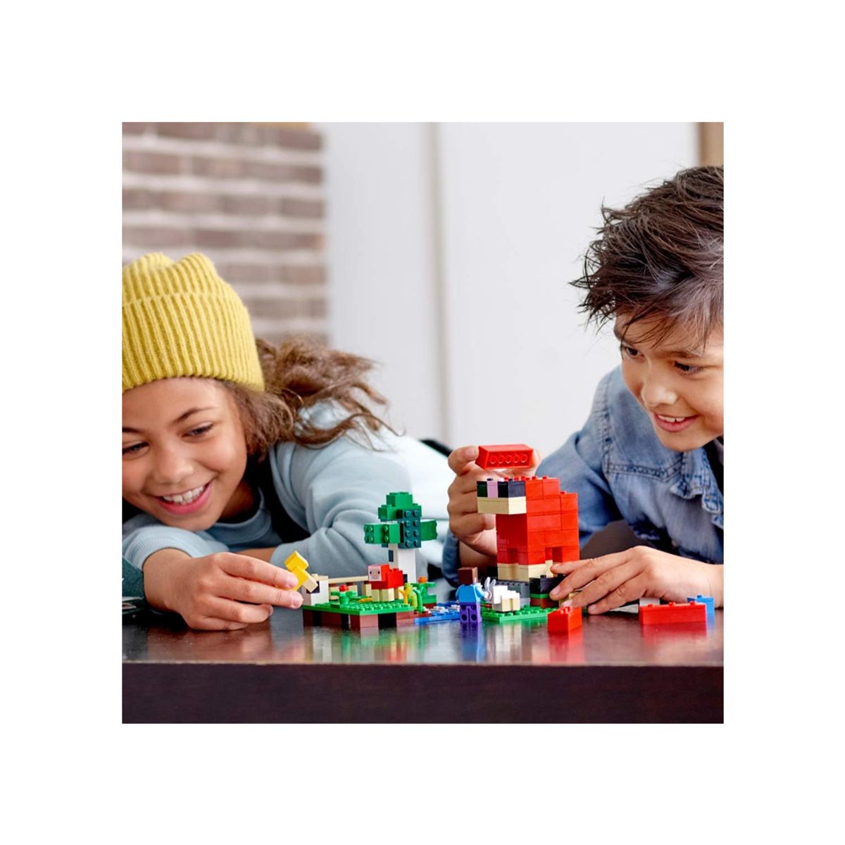 LEGO - LEGO Minecraft The Wool Farm 260 Pieces 21153