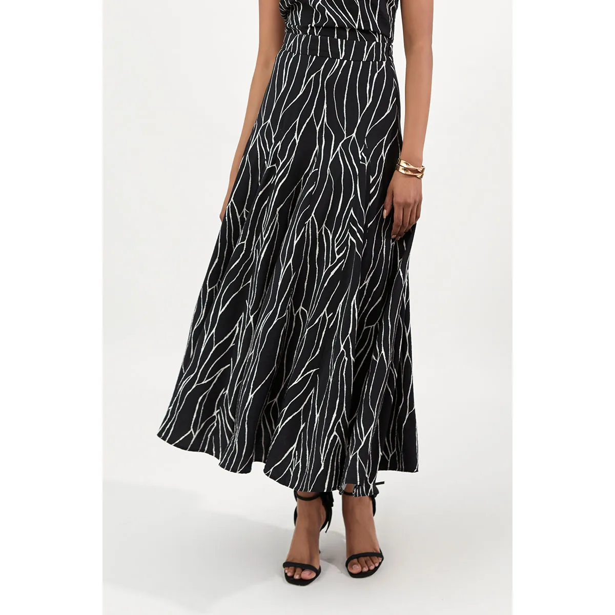 CAMILA VIALI - Camila Viali Falda Ainda