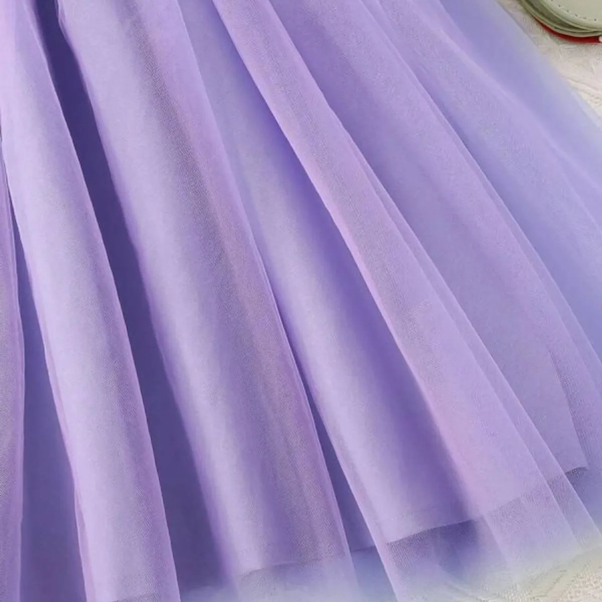 TAIS PRINCESS - Vestido fiesta morado con malla en contraste y cinturón
