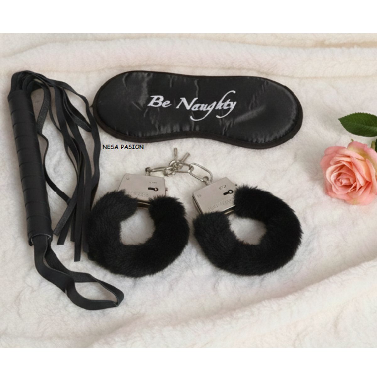 GENERICO - KIT EROTICO JUEGOS SEXUALES DE PAREJA LATIGO ANTIFAZ Y ESPOSAS BONDAGE