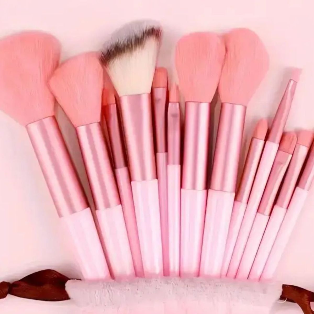 GENERICO - Set de 13 Brochas Profesionales Hipoalergénicas color ROSADO