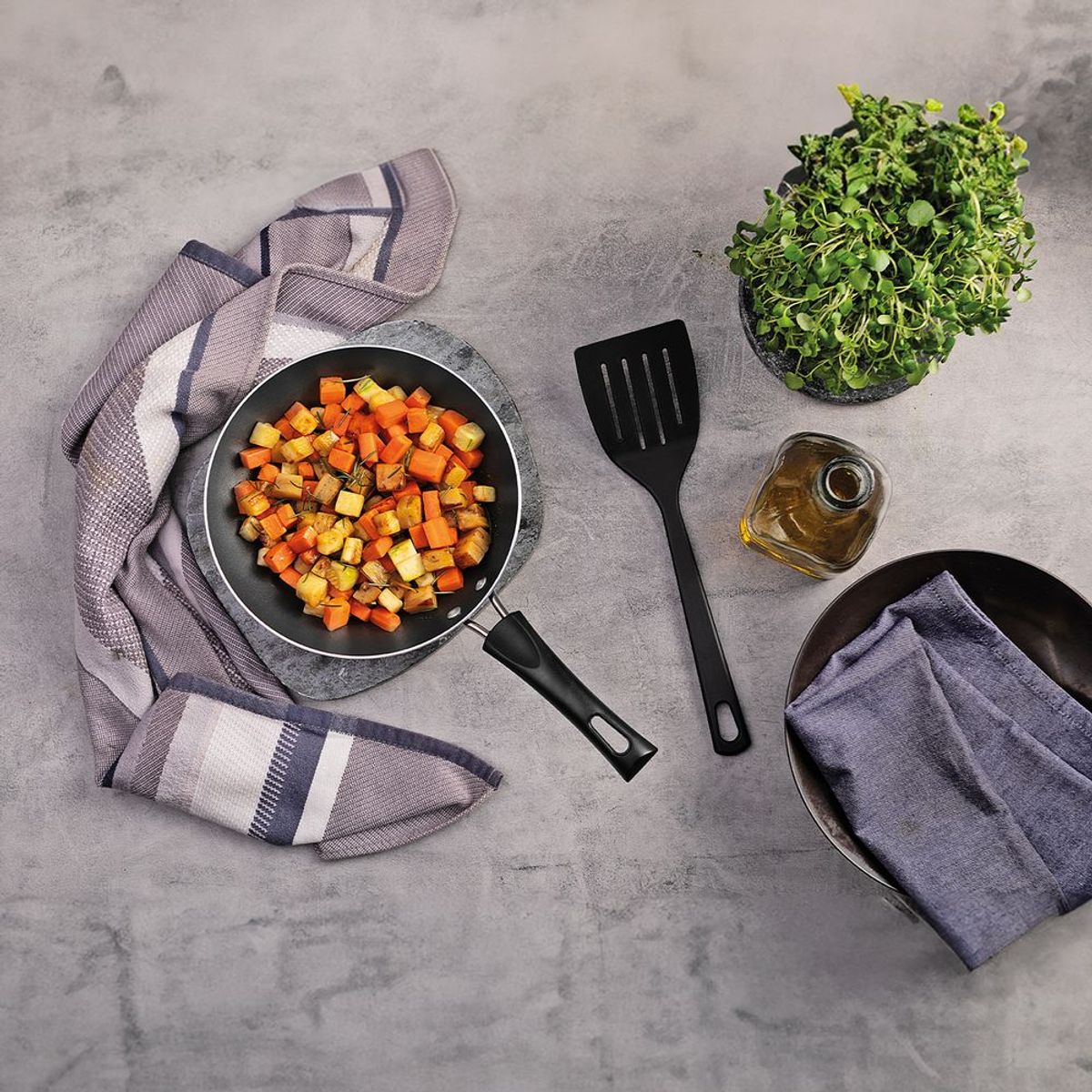 TRAMONTINA - Sartén de Aluminio antiadherente Neocook con espátula 26 cm