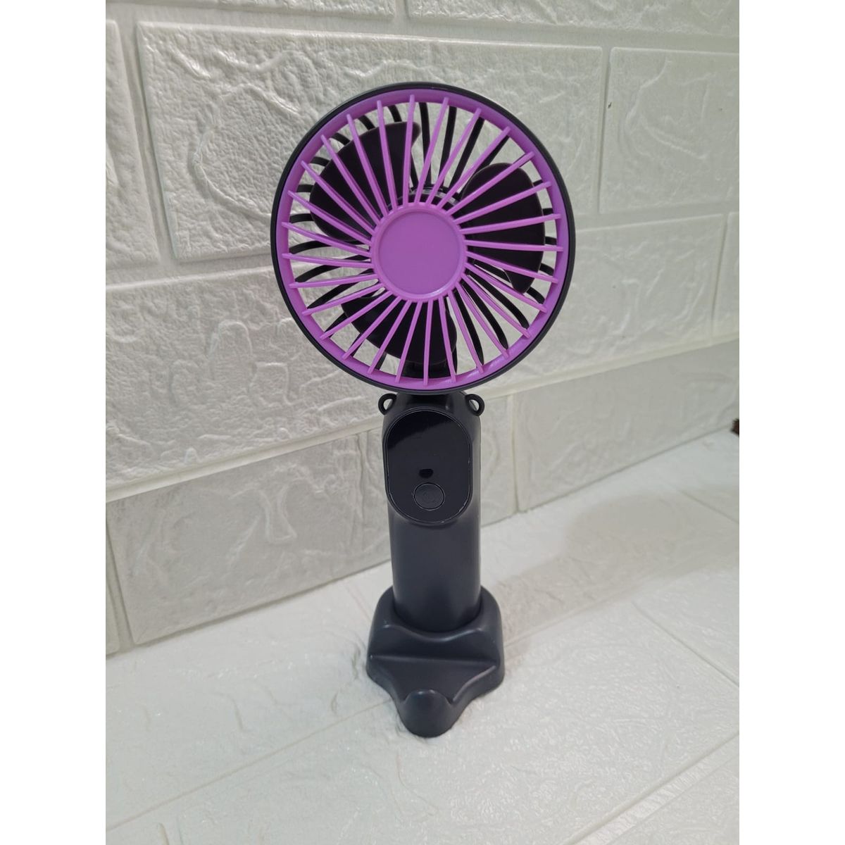 GENERICO - VENTILADOR RECARGABLE LILA Y NEGRO DE 6 VELOCIDADES