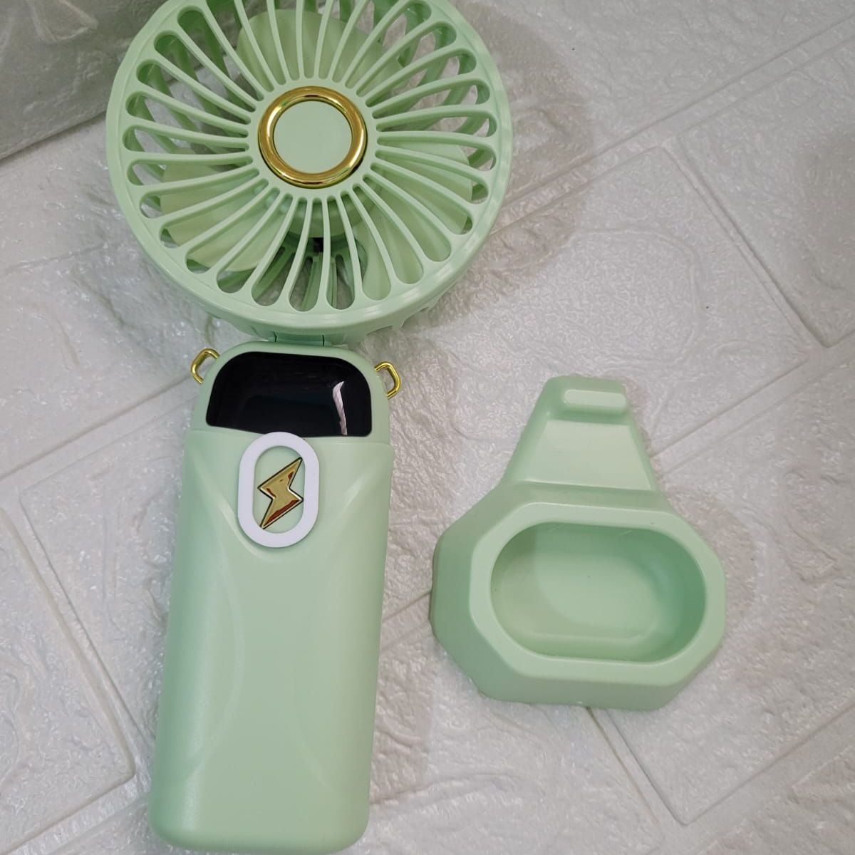 GENERICO - VENTILADOR RECARGABLE VERDE LIMON DE 5 VELOCIDADES