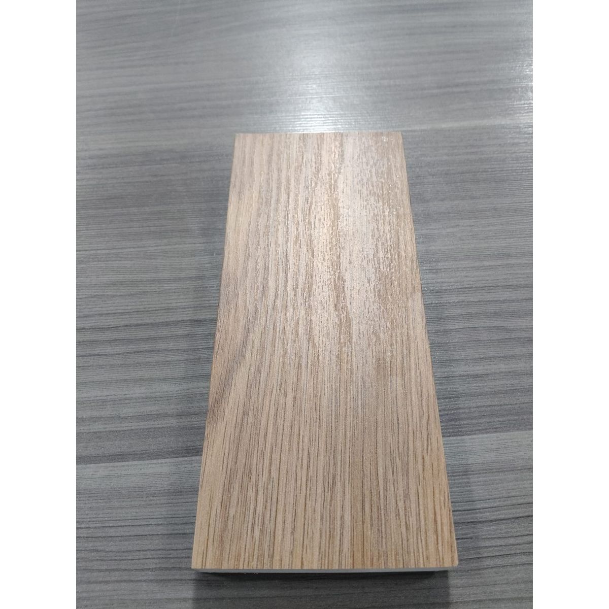 BALEXPO - ZOCALO WPC ROBLE MIEL 8CM ALTOANGULAR MEDIDAS 2400X80X15MM