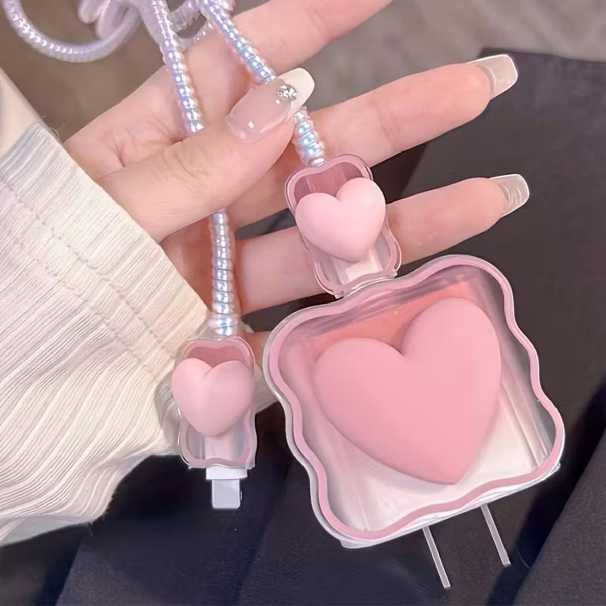 GENERICO - CASE PROTECTOR DE CORAZON TRANSPARENTE PARA CARGADOR DE IPHONE