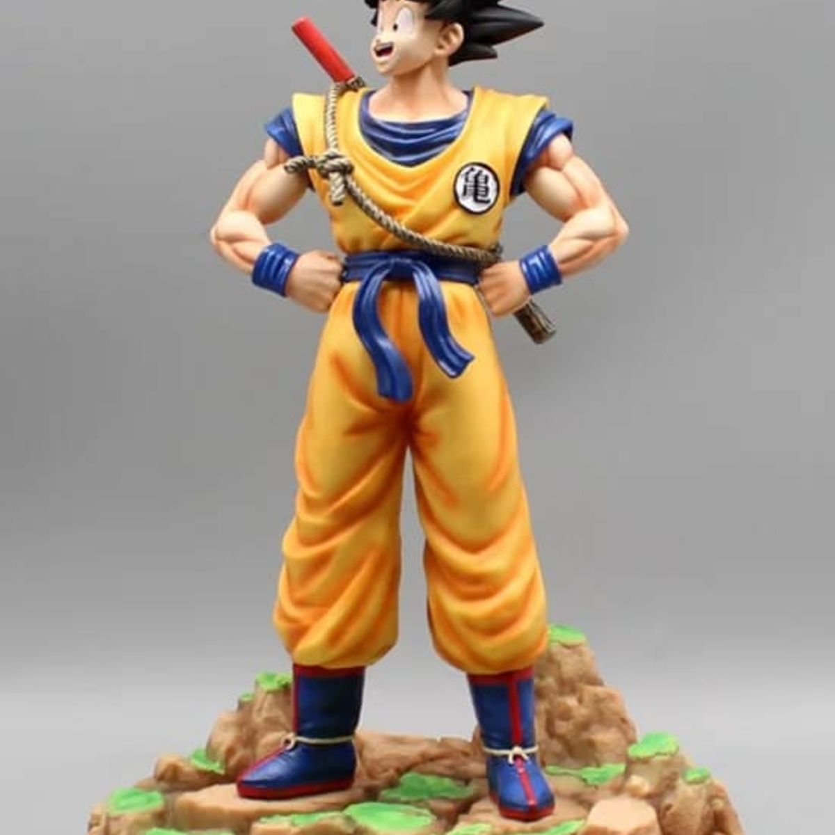 GENERICO - DRAGON BALL - GOKU KAKAROTO 32 CM.