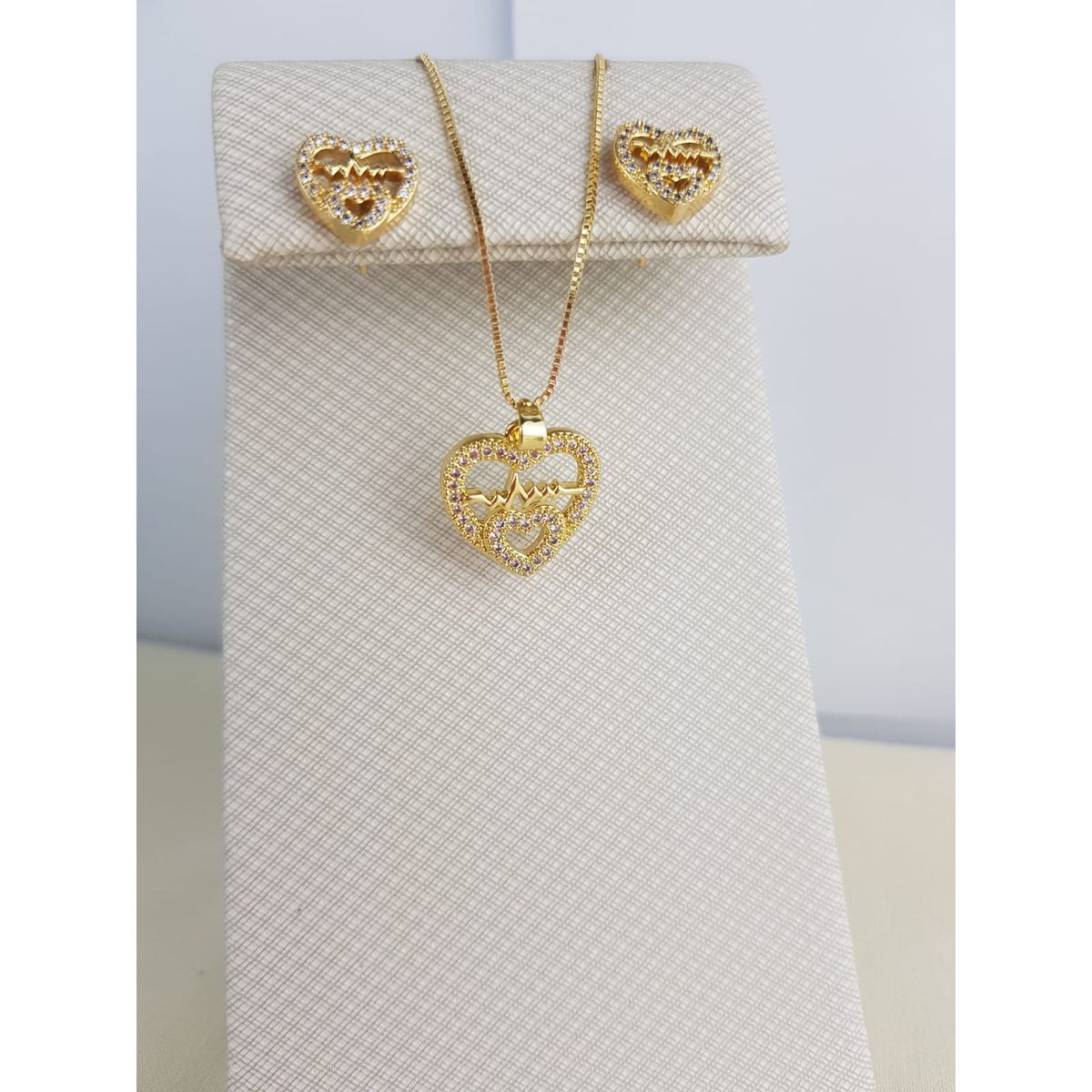 GENERICO - JUEGO DE COLLAR Y ARETES CORAZÒN LIVE