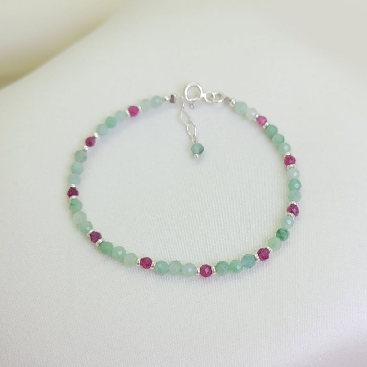 INTUERI - Pulsera Jade y Rubí Natural