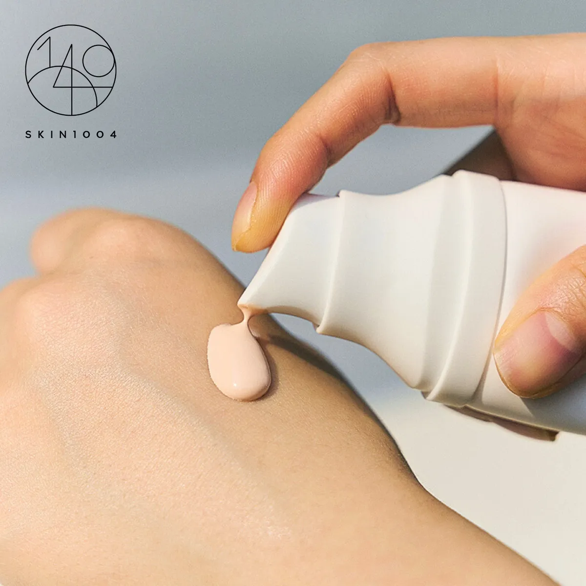 SKIN1004 - Protector Solar en Crema Piel Manchas y Aclarante Tone Brightening Tone Up Sunscreen 50ml