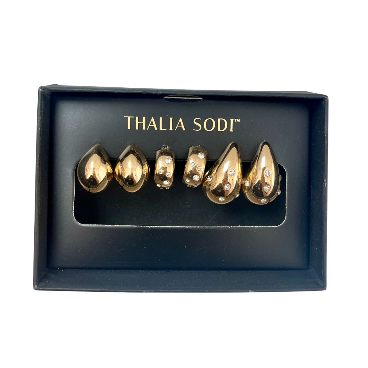 GENERICO - elegantes aretes dorados  Thalía Sodi