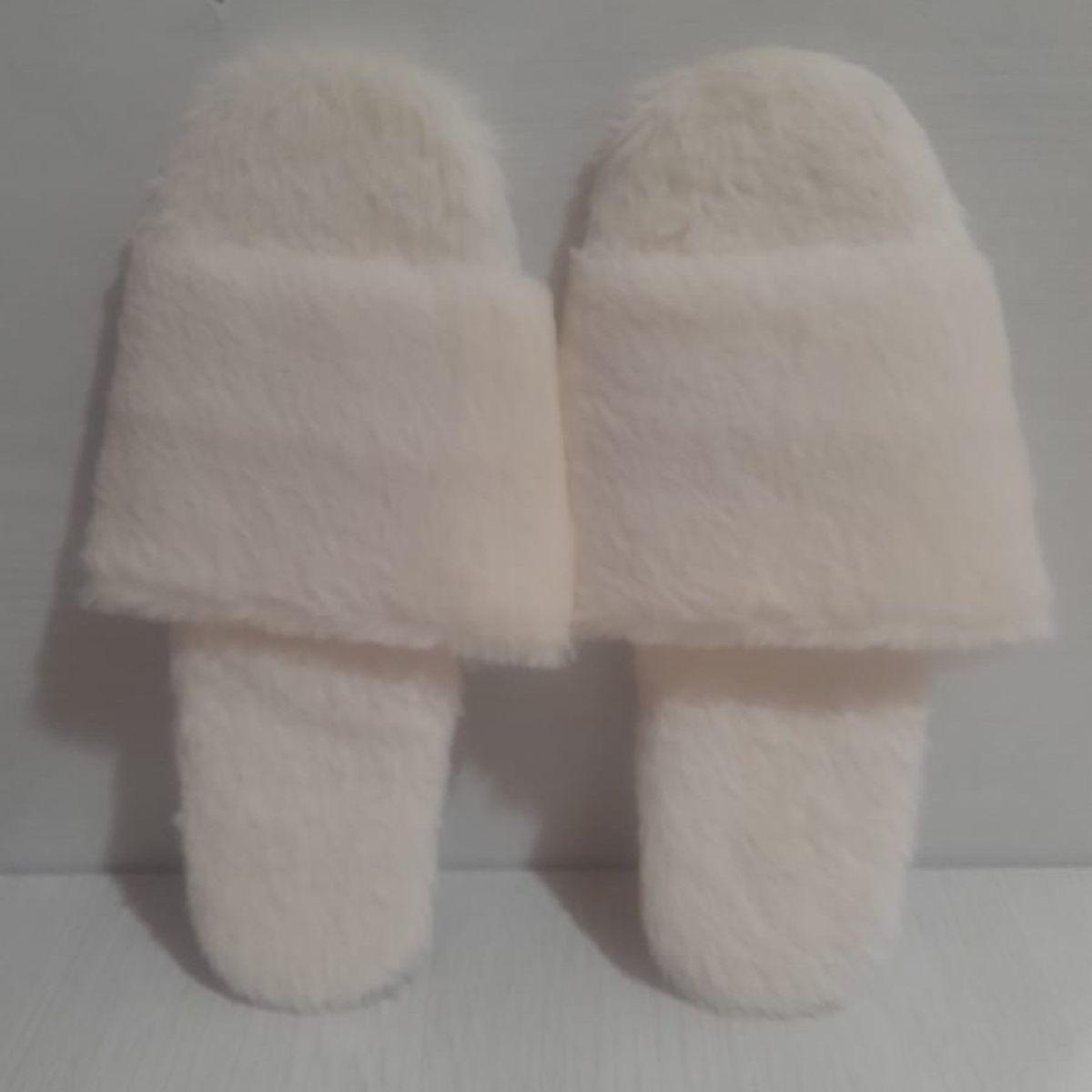 GENERICO - PANTUFLA  DE PELUCHE PARA DORMITORIO CN42 – 43( PERU 40 )