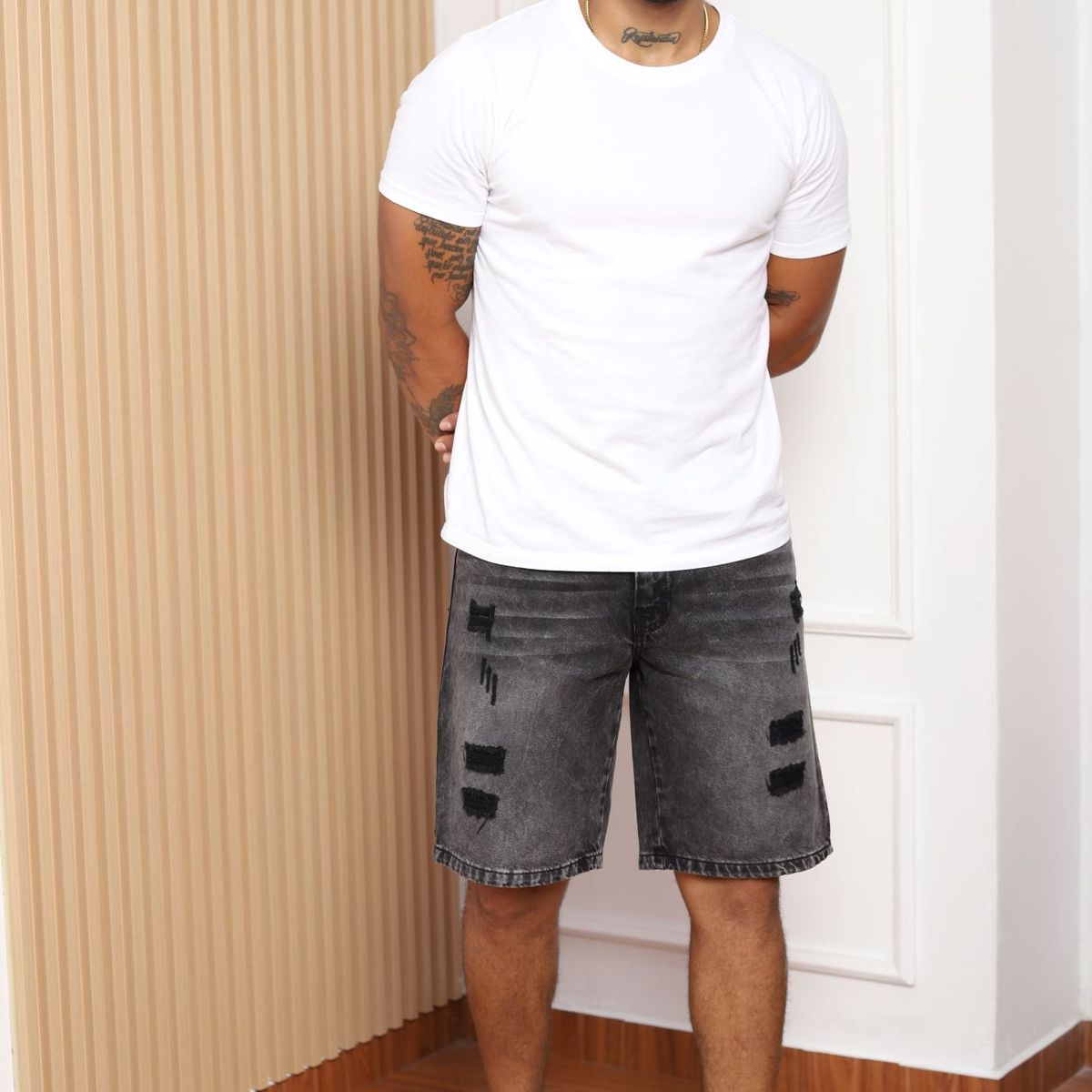 QH - Short Denim Rasgado para Hombre  100% Algodón