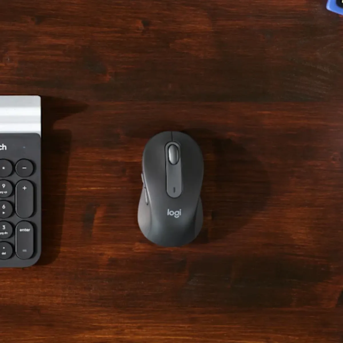 LOGITECH - Mouse M650L Inalambrico Logitech y Mouse Pad Negro