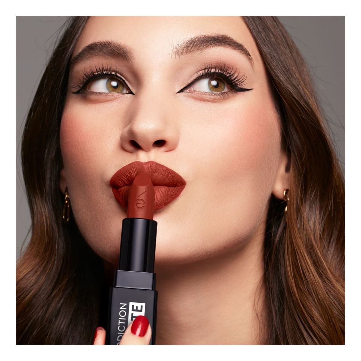 Esika - Labial addiction matte ésika rojo ilusion mate hidratante