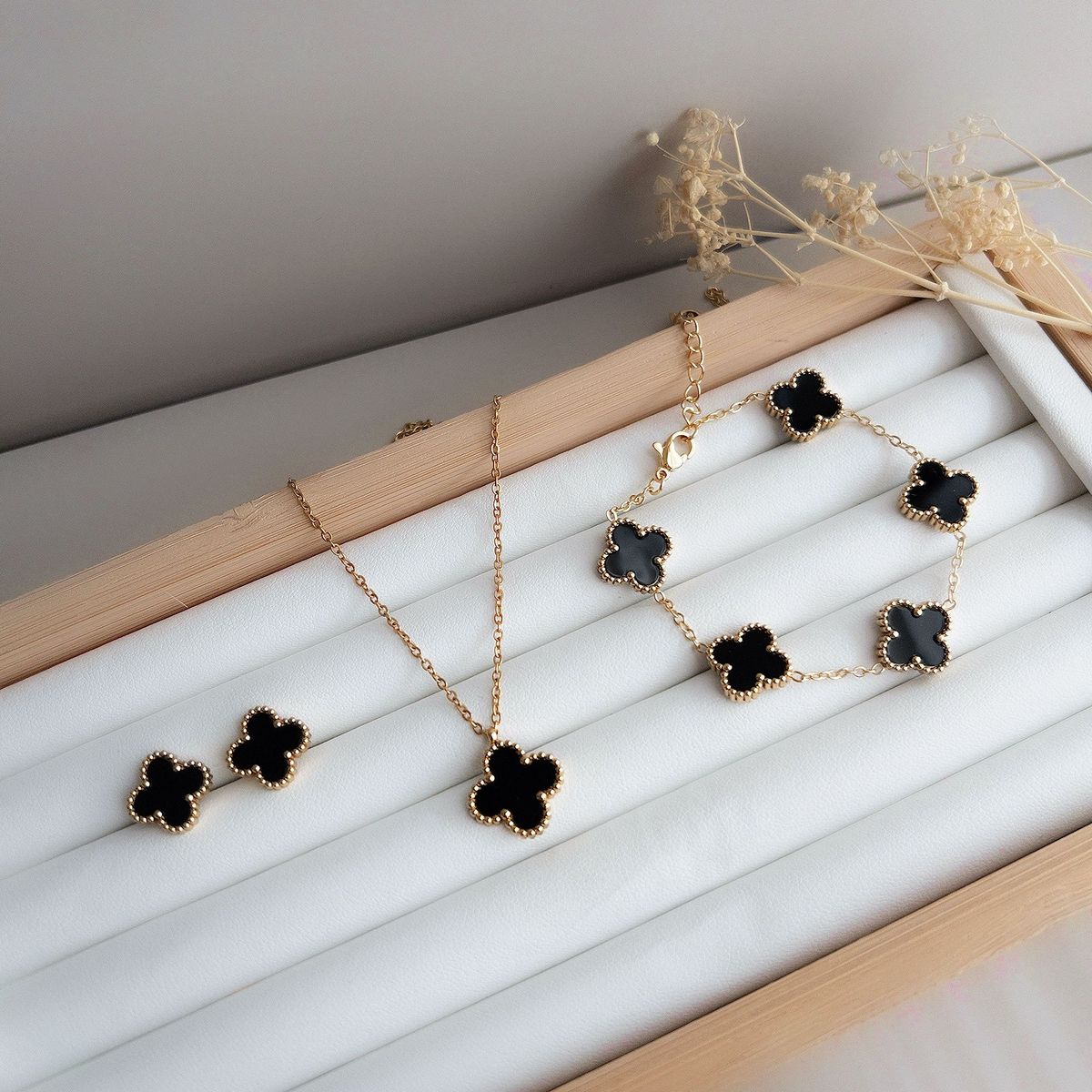 GENERICO - Set collar trebol negro + aretes + pulsera - Gala Jewelry Peru