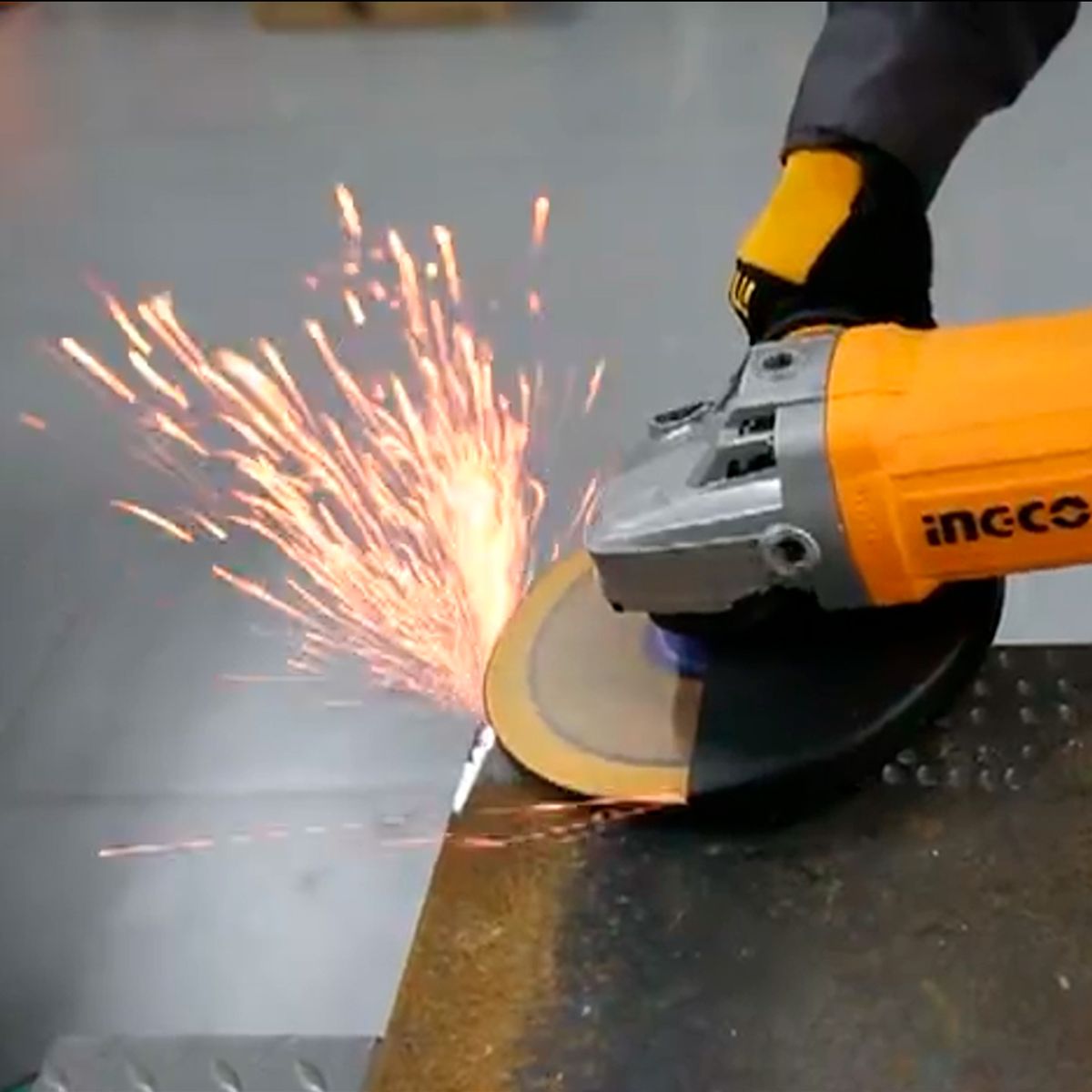 INGCO - Amoladora Ingco  9" 3000 W AG30008 Industrial